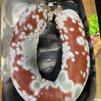 Son Kullanma Tarihi Geçmemiş Sucukta Küf Şoku Ve Mağduriyet