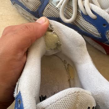 Lacoste Ayakkabı 1 Yılda Dağıldı: Kalite Hayal Kırıklığı