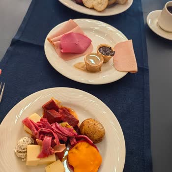 Kötü Yemek Kalitesi Ve Eksik Ücret İadesiyle Mağduriyet Yaşadık