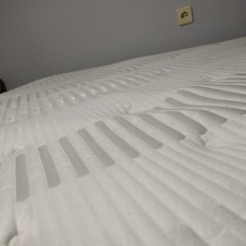 Aldığım Yatakta Sürekli Tekrarlayan Sorunlar Ve Yetersiz Servis Deneyimi