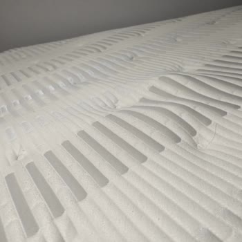 Aldığım Yatakta Sürekli Tekrarlayan Sorunlar Ve Yetersiz Servis Deneyimi