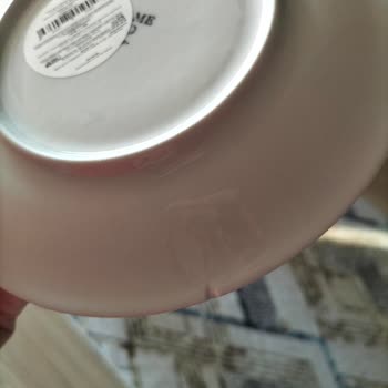 Kırık Tabaklar Ve Yetersiz Müşteri Hizmeti Mağduriyeti