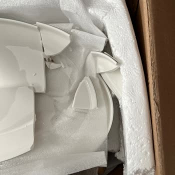 Defalarca Kırık Ve Eksik Teslimat, Çözümsüz Müşteri Hizmetleriyle Mağduriyet