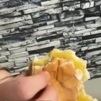 Burger King Hamburgerimden Uğurböceği Çıktı