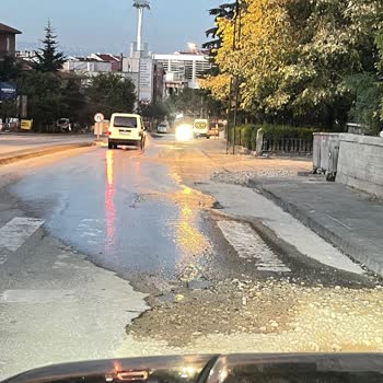 Kazı Sonrası Bitmeyen Su İsrafı: Acil Müdahale Bekleniyor