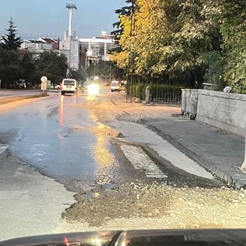 Kazı Sonrası Bitmeyen Su İsrafı: Acil Müdahale Bekleniyor