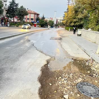 Kazı Sonrası Bitmeyen Su İsrafı: Acil Müdahale Bekleniyor
