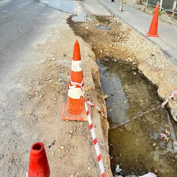 Kazı Sonrası Bitmeyen Su İsrafı: Acil Müdahale Bekleniyor