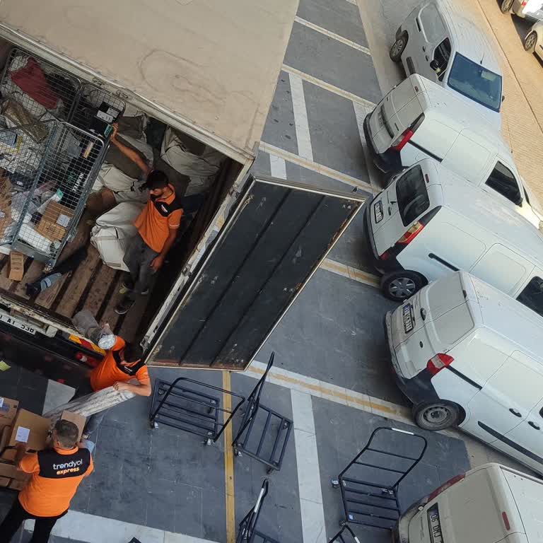 Trendyol Ekspress Şubesinden Sabah Erken Saatlerde Gürültü Ve Trafik Rahatsızlığı