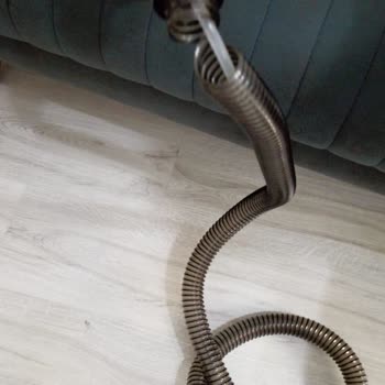 Kiwi Halı Yıkama Makinesinin Borusunda Kırık Oluştu