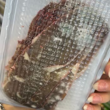 BİM Şubesinde Küflü Pastırma Şoku: Sağlığımız Tehlikede!