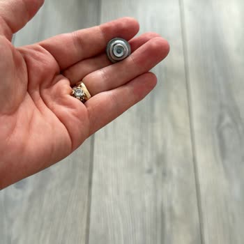 Garanti Süresi Dolan Koltukta Vida Kırılması Ve Yüksek Servis Ücreti