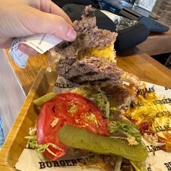 Çiğ Gelen Burger Ve Ücret İadesi Talebi: Tekrarlayan Mağduriyet