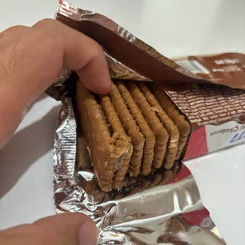 Son Kullanma Tarihi Geçmemiş Ülker İkram Bisküvide Kurt Şoku Ve İlgisiz Müşteri Hizmetleri