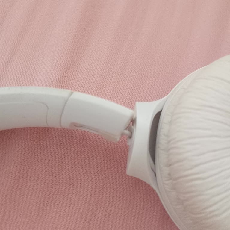 Garanti Kapsamındaki Kulaklığımın Menteşesi Kendi Kendine Kırıldı, Satıcı Destek Vermiyor