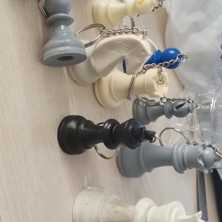 Yeni Satranç İlanda Gösterilen Ürünlerden Farklı Anahtarlıklar Gönderildi