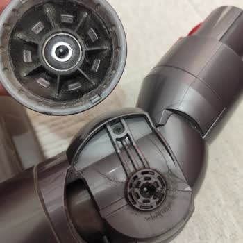 Dyson V15 Süpürge Başlığı Beklenmedik Şekilde Kırıldı
