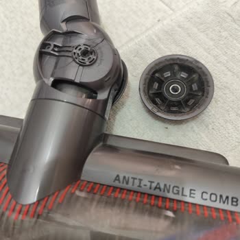 Dyson V15 Süpürge Başlığı Beklenmedik Şekilde Kırıldı