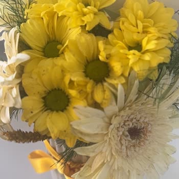 Özel Günde Solmuş Ve Küflü Çiçek Gönderildi