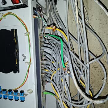 Fiber Dağıtıcının Yanlış Yerde Olması Nedeniyle Sürekli İnternet Kesintisi