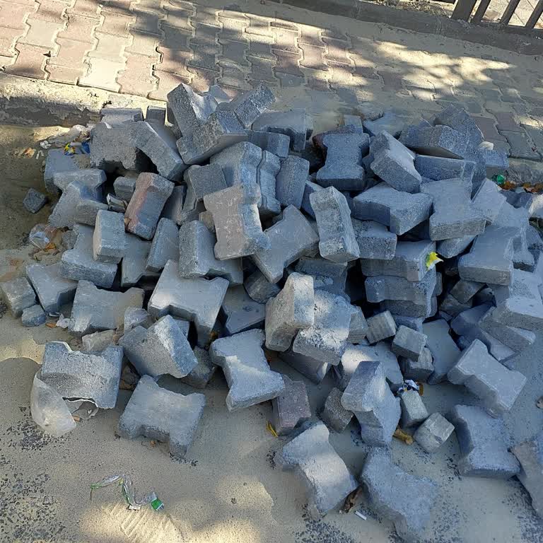 Vodafone Net Fiber Altyapı Sonrası Kaldırım Taşları İki Haftadır Sokakta Bırakıldı