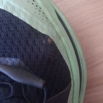 Kısa Sürede Yırtılan Ayakkabı İçin Çözüm Bulunmuyor