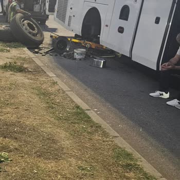 Saatlerce Yolda Kalan Yolcular Çözüm Bekliyor