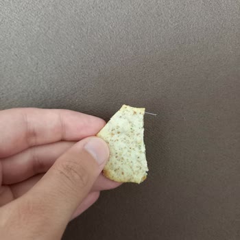 Tahıl Cipsinin İçinden Misina Çıktı İnsan Sağlığı Tehlikede