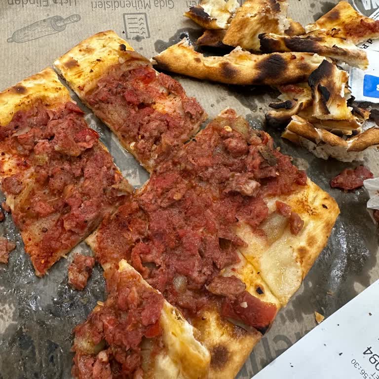 Görsellerle Alakası Olmayan Pide Ve Hayal Kırıklığı