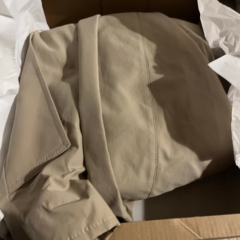 Zara'dan Sipariş Edilen Ceketin Özensiz Paketlenmesi