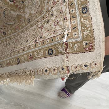 Halı Yıkama Sonrası Halım Yırtıldı, Firma Çözüm Sunmuyor