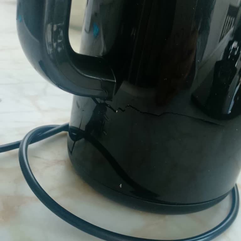 Kırık Ürün Satışı Ve İlgisiz Mağaza Personeli Mağduriyeti