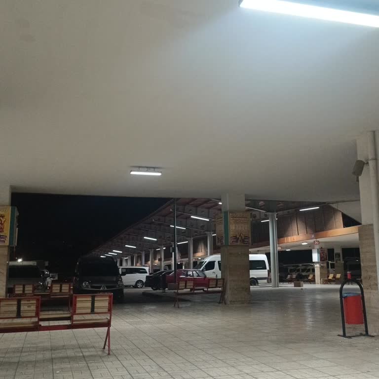 Van Yolunda Otobüs Mağduriyeti Ve İletişimsizlik