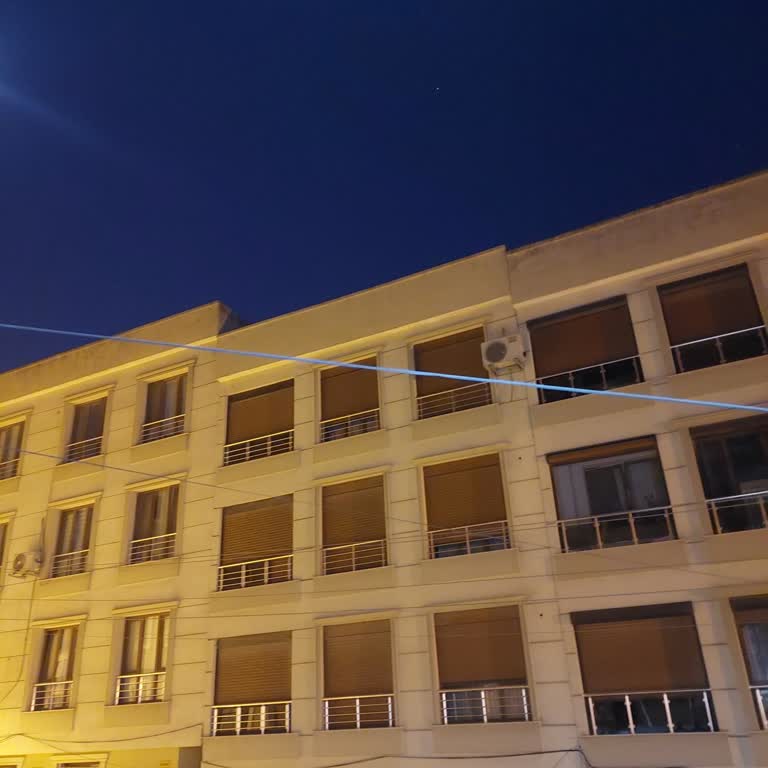 Balkonumun Önünden Geçen Kablolar Güvenlik Ve Görüntü Kirliliği Yaratıyor