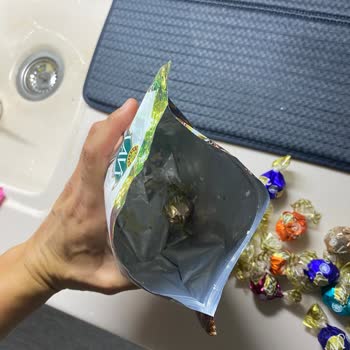 Erimiş Ve Bozulmuş Çikolata Satışı Müşteri Memnuniyetini Zedeliyor