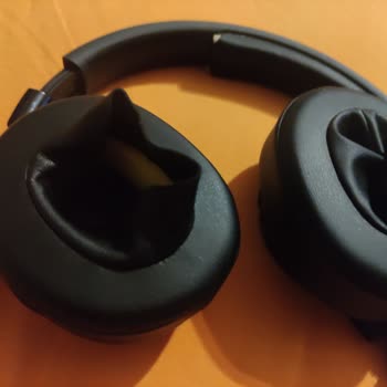 JBL Kulaklık Süngerlerinde Kısa Sürede Yapışkan Sorunu Ve Garanti Talebi