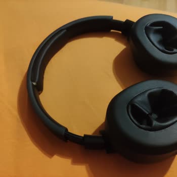 JBL Kulaklık Süngerlerinde Kısa Sürede Yapışkan Sorunu Ve Garanti Talebi