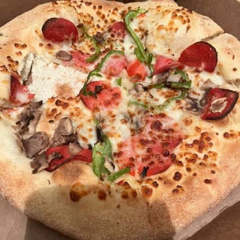 Eksik Malzemeli Pizza Ve Çözülmeyen Müşteri Hizmetleri Sorunu