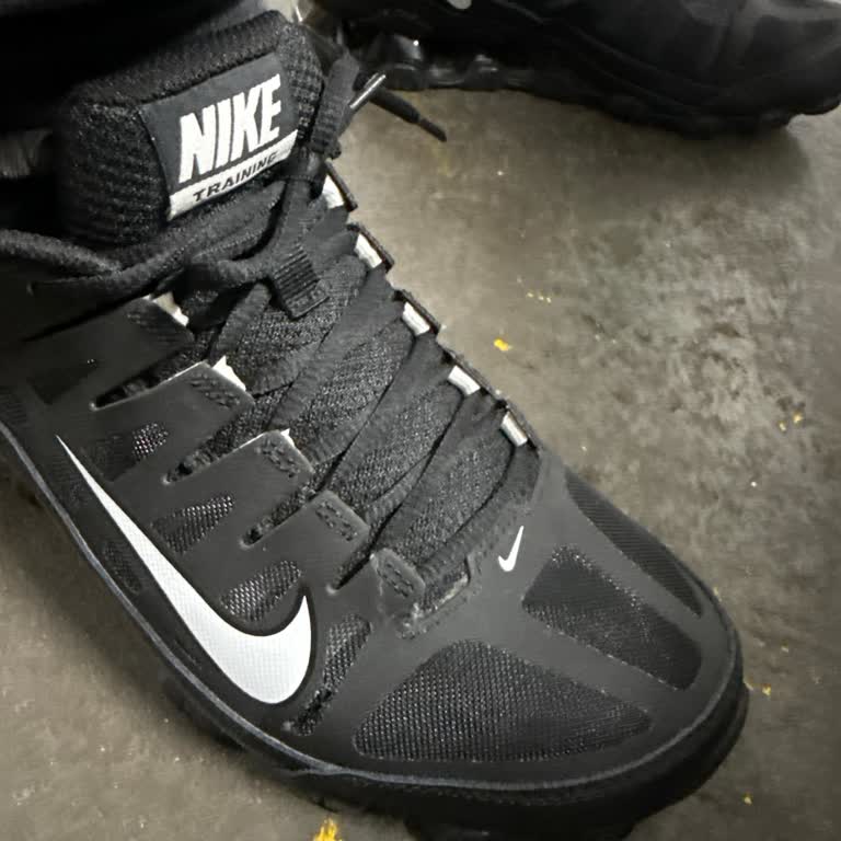 Satın Aldığım Nike Ayakkabıda Kısa Sürede Açılma Ve Mağaza İlgisizliği