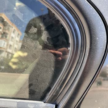 BMW 3 Serisinde Cam Fitillerinin Çatlaması Ve Dökülmesi Hayal Kırıklığı Yaşattı