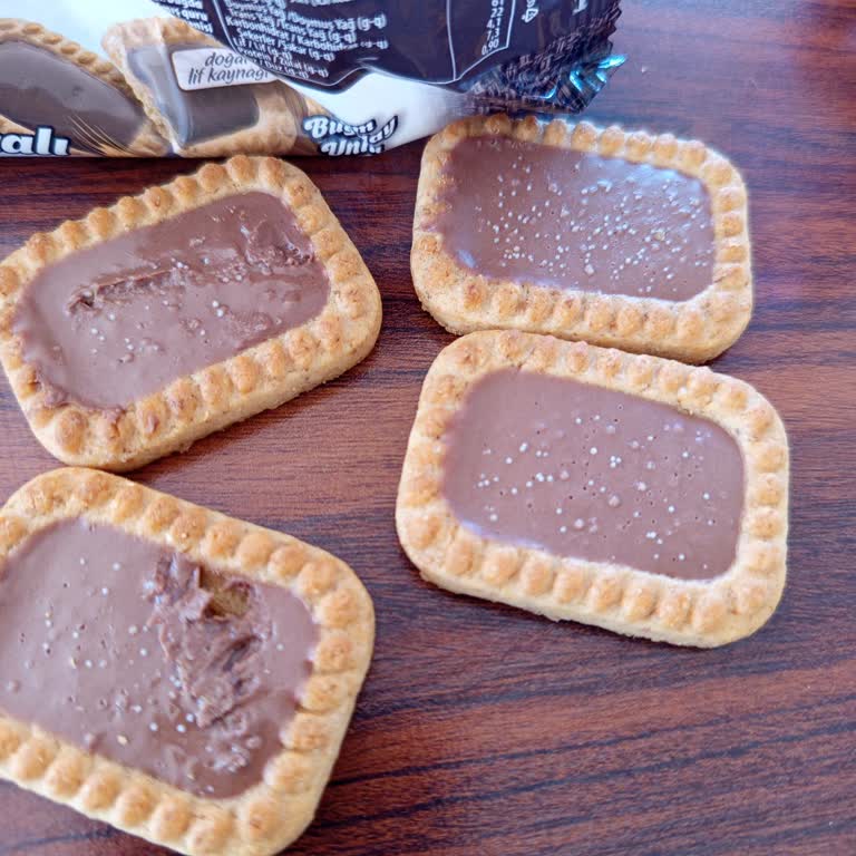 Küflü Bisküvi Satışı Ve Sağlık Riski Hakkında Acil Önlem Talebi