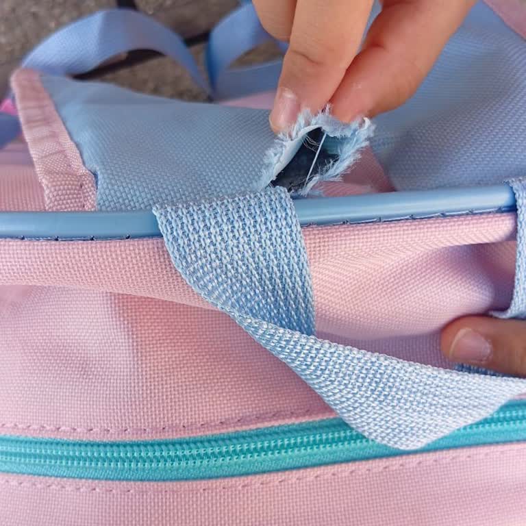 Bir Günlük Kullanımda Yırtılan Çanta Ve İlgisiz Mağaza Yaklaşımı