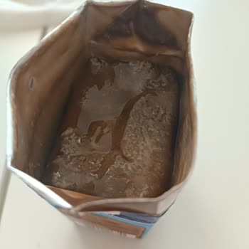 Son Kullanma Tarihi Geçmemiş Pudingin Bozuk Çıkması Ve Kötü Koku