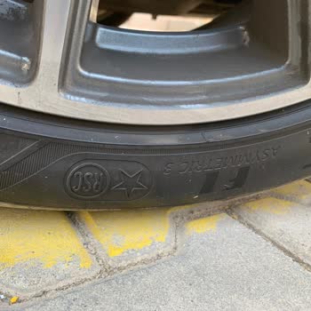Goodyear 245/40/19 RFT neumáticos Mercedes E200 d, problemas de seguridad