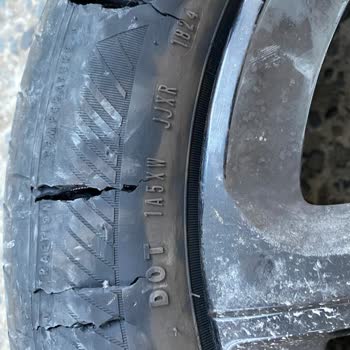 Goodyear Ultragrip Performance 2, neumático reventado en carretera