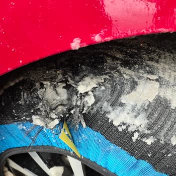 Goodyear Corabi, neumático roto tras primer uso, solicito asistencia