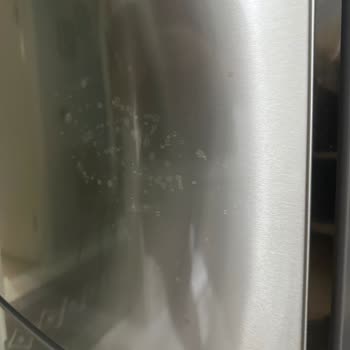 Garanti Kapsamındaki Buzdolabında Leke Sorunu Ve Servis Raporunda Tutarsızlık