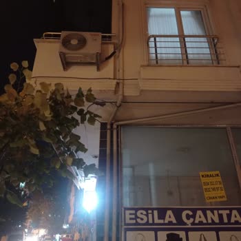 İzinsiz Kablo Çekimiyle Binamız Zarar Gördü