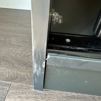 Ü*** Mobilya Teslimatında Çizik Ürünler Ve Çözülmeyen Sorunlar Mağduriyet Yaşatıyor