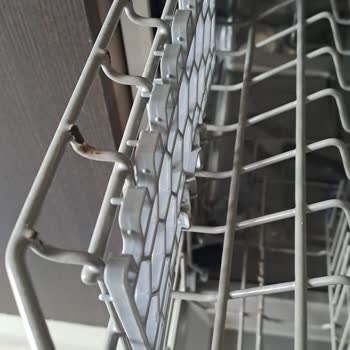 Bulaşık Makinesi Rafları Paslandı Teller Tamamen Yok Oldu Sağlık Endişesi Yaşıyorum